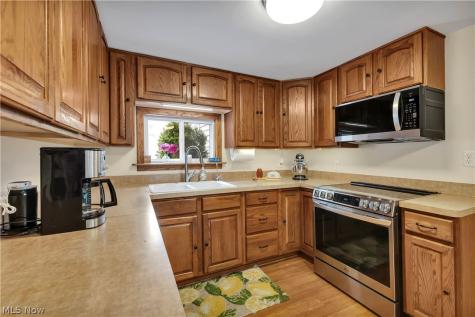 8704 Columbia Road Olmsted Falls OH 44138