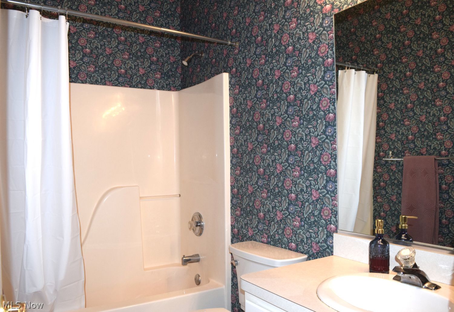 438 Woodside Drive Sagamore Hills OH 44067