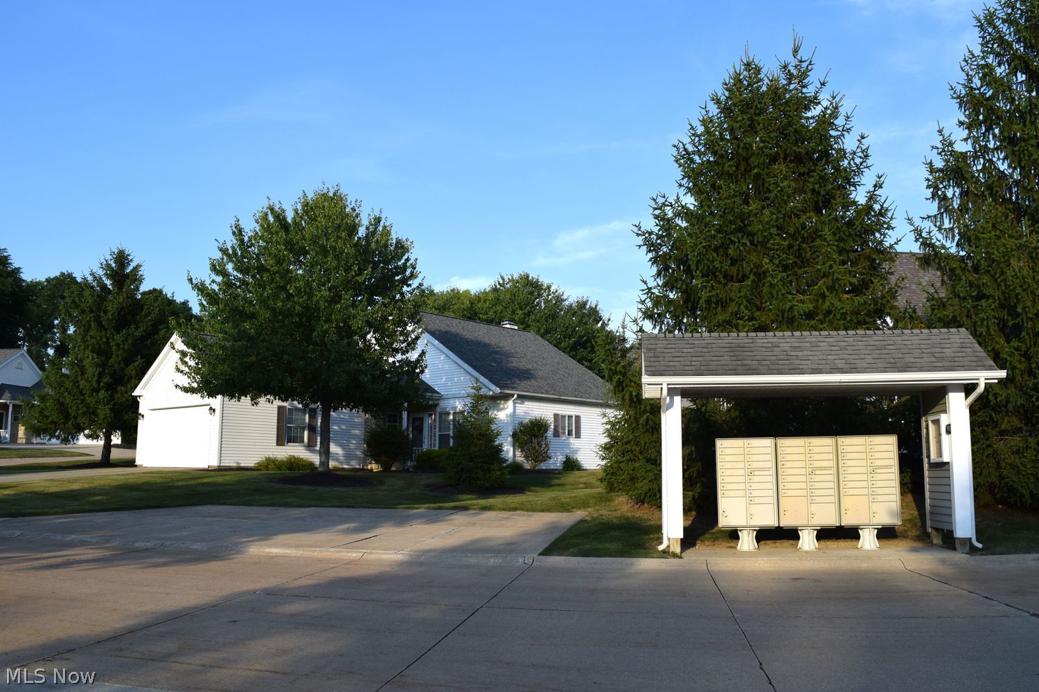 438 Woodside Drive Sagamore Hills OH 44067