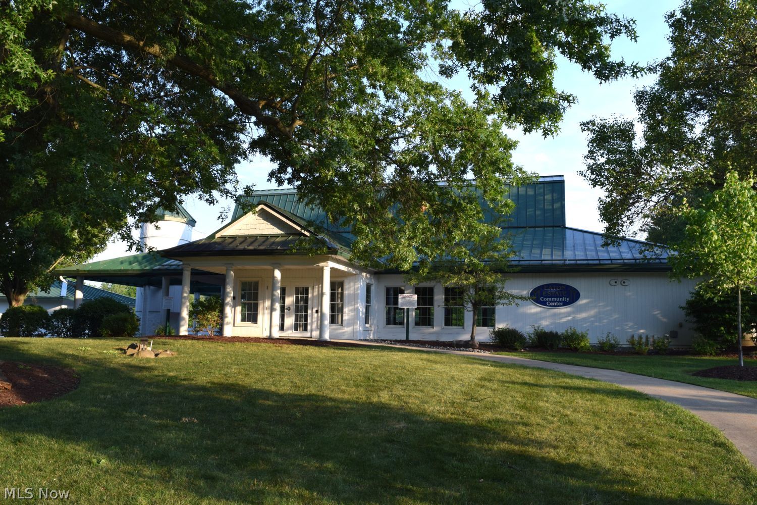 438 Woodside Drive Sagamore Hills OH 44067
