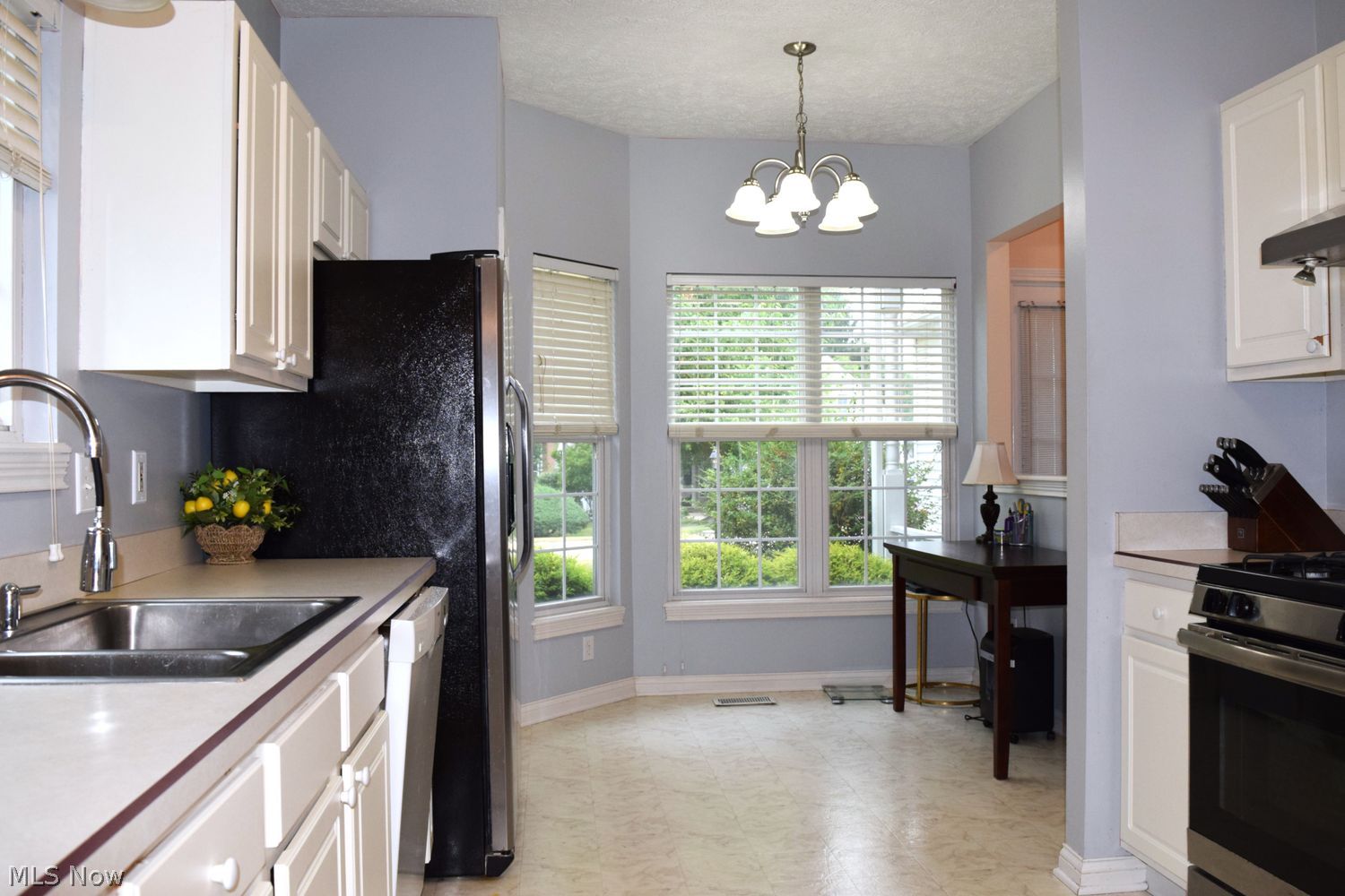 438 Woodside Drive Sagamore Hills OH 44067