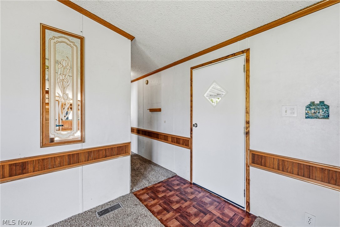 1030 South Park Court Brookfield OH 44403