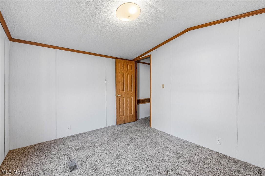 1030 South Park Court Brookfield OH 44403