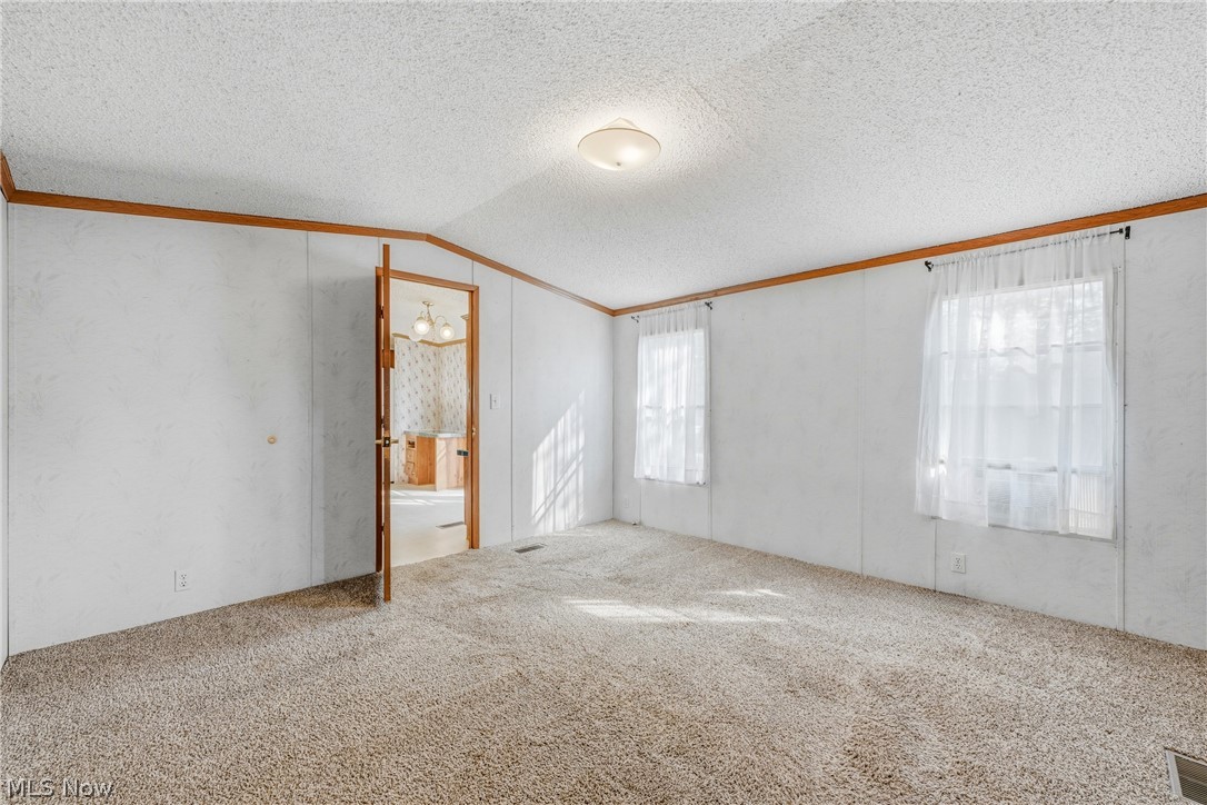 1030 South Park Court Brookfield OH 44403