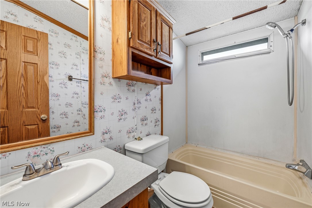 1030 South Park Court Brookfield OH 44403