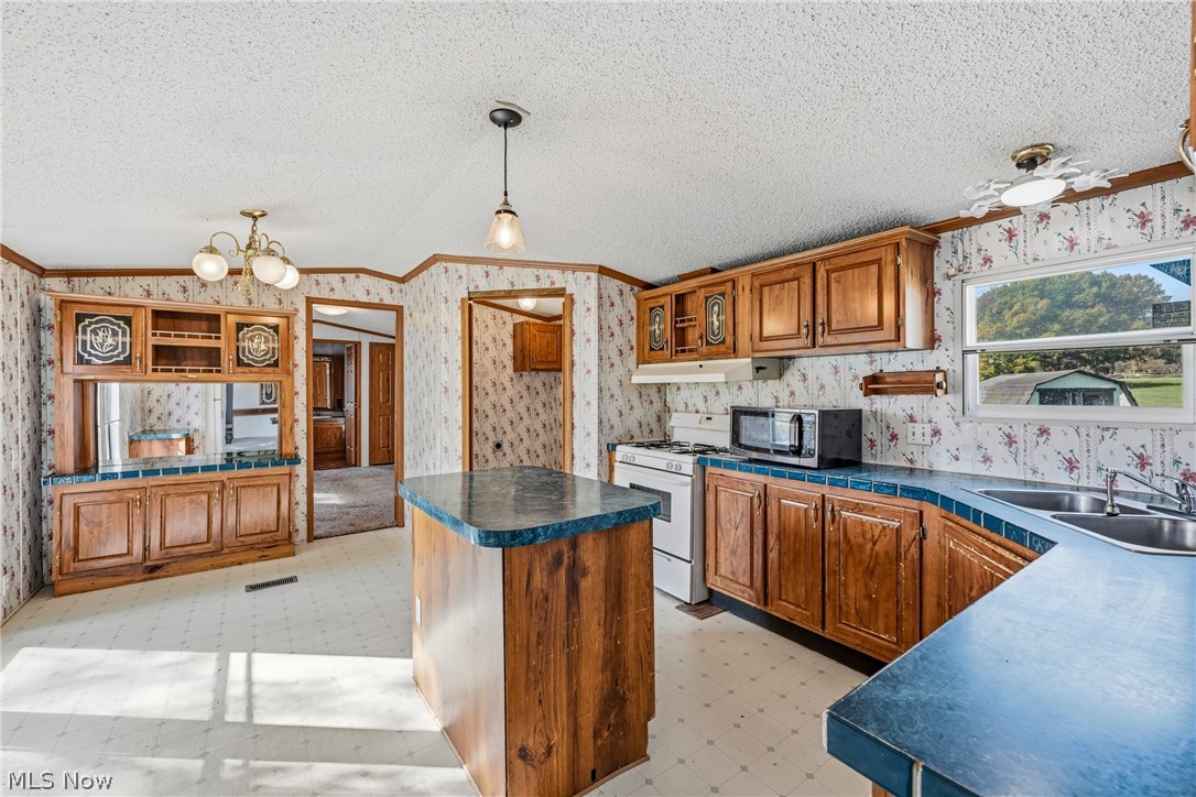 1030 South Park Court Brookfield OH 44403