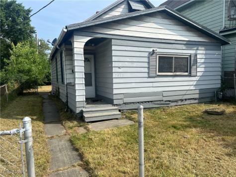 7612 Colgate Avenue Cleveland OH 44102