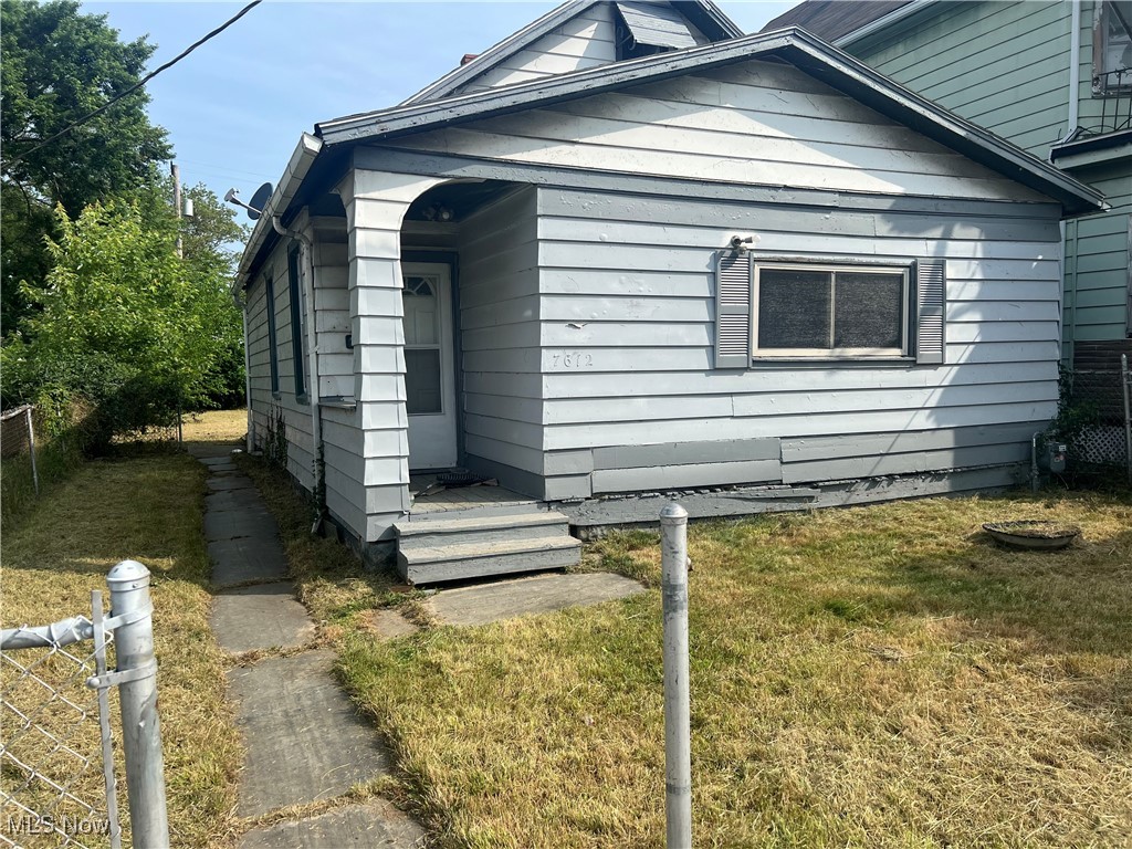 7612 Colgate Avenue Cleveland OH 44102