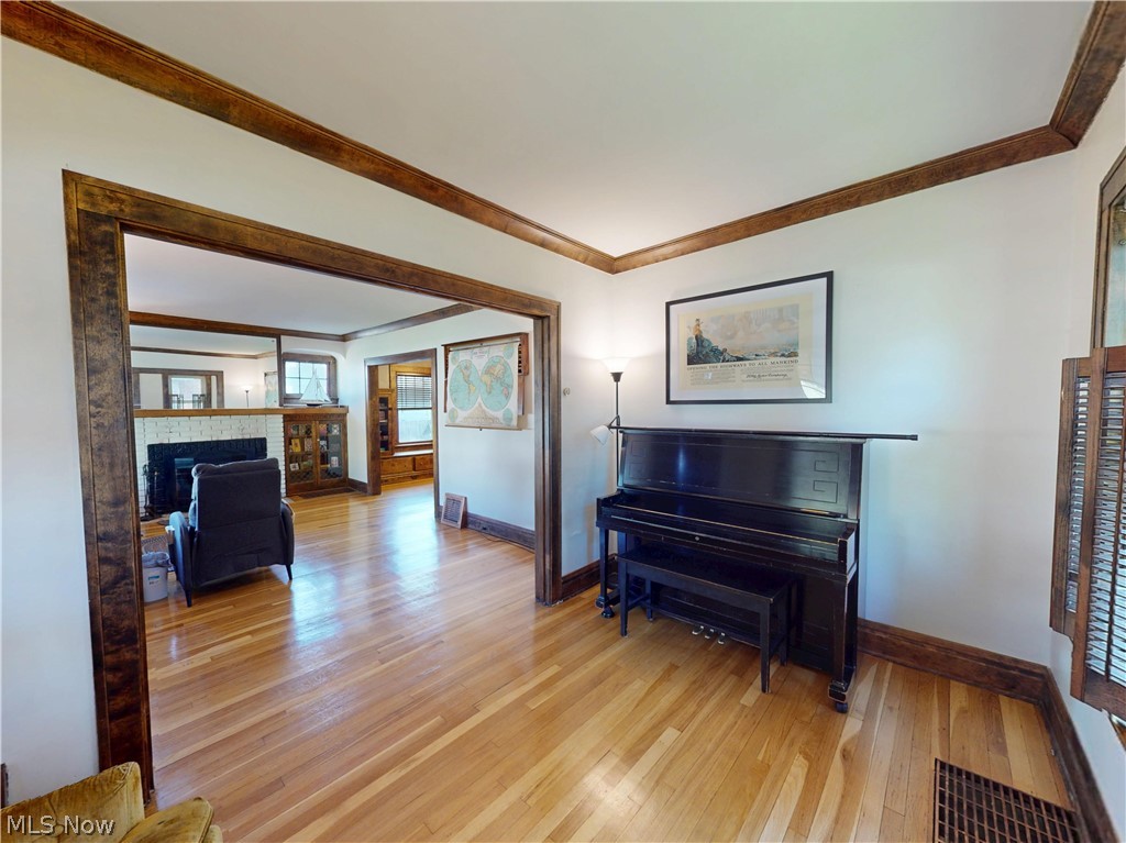 2151 Overbrook Avenue Lakewood OH 44107