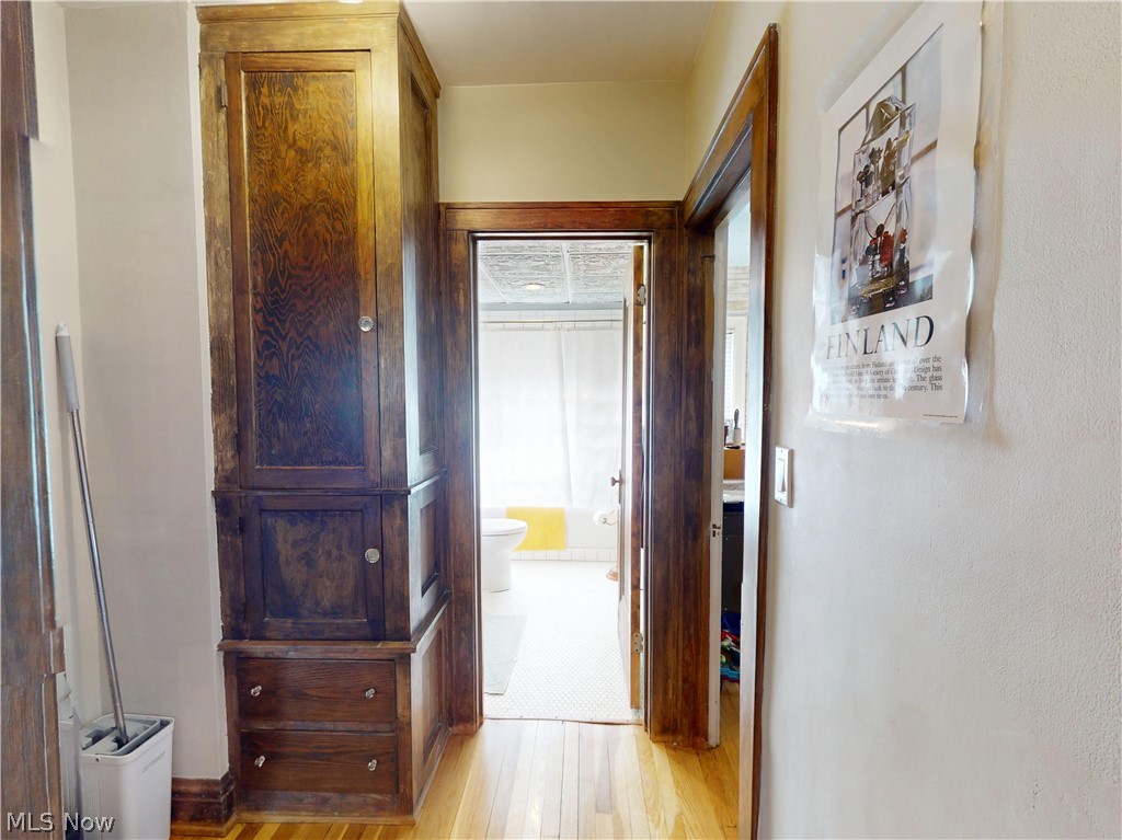 2151 Overbrook Avenue Lakewood OH 44107