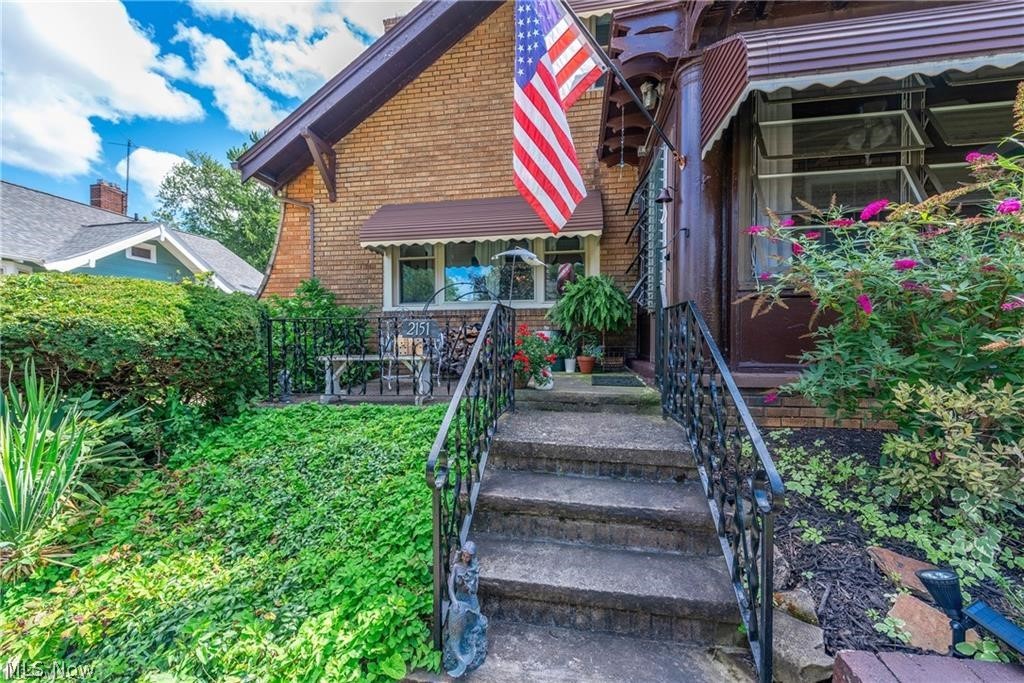 2151 Overbrook Avenue Lakewood OH 44107