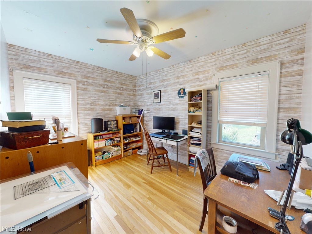 2151 Overbrook Avenue Lakewood OH 44107