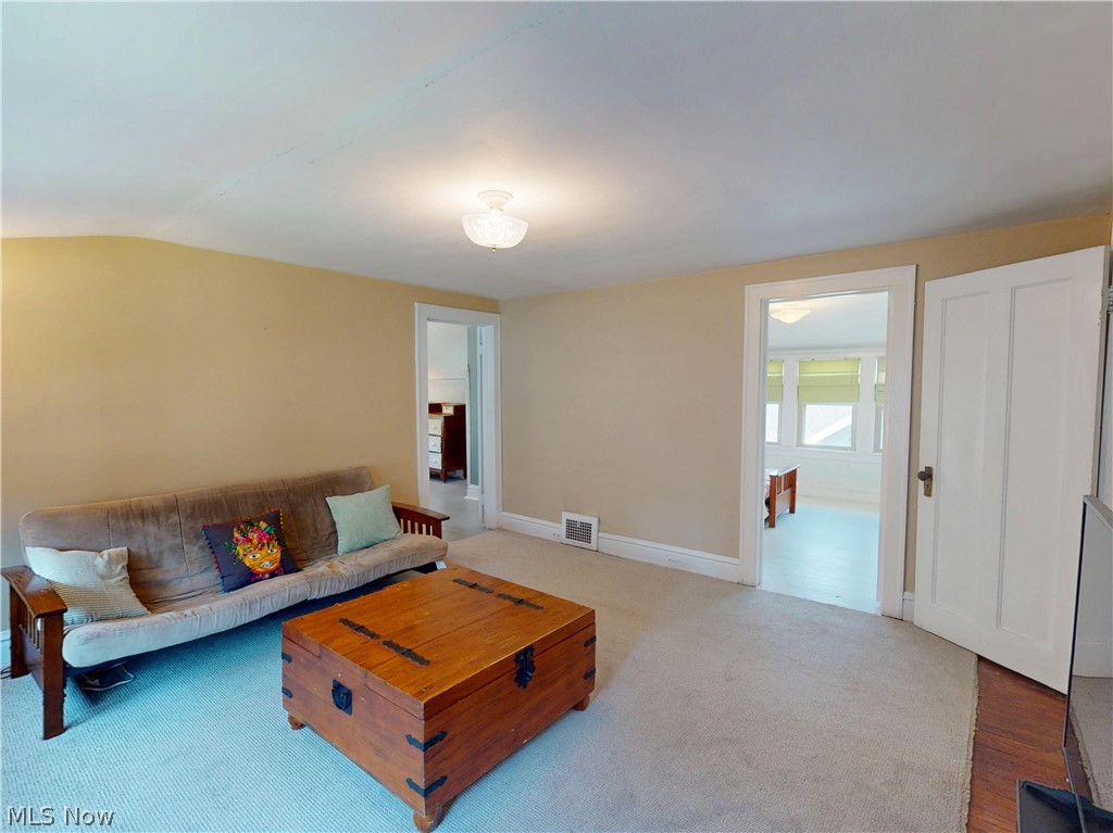 2151 Overbrook Avenue Lakewood OH 44107