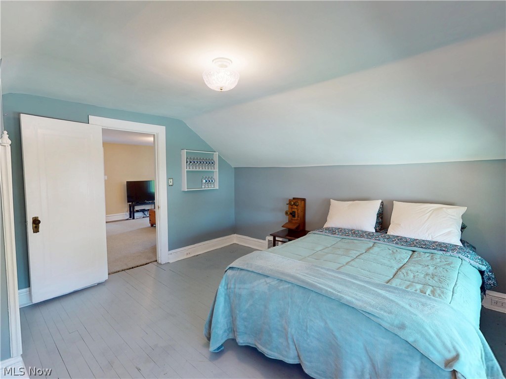 2151 Overbrook Avenue Lakewood OH 44107