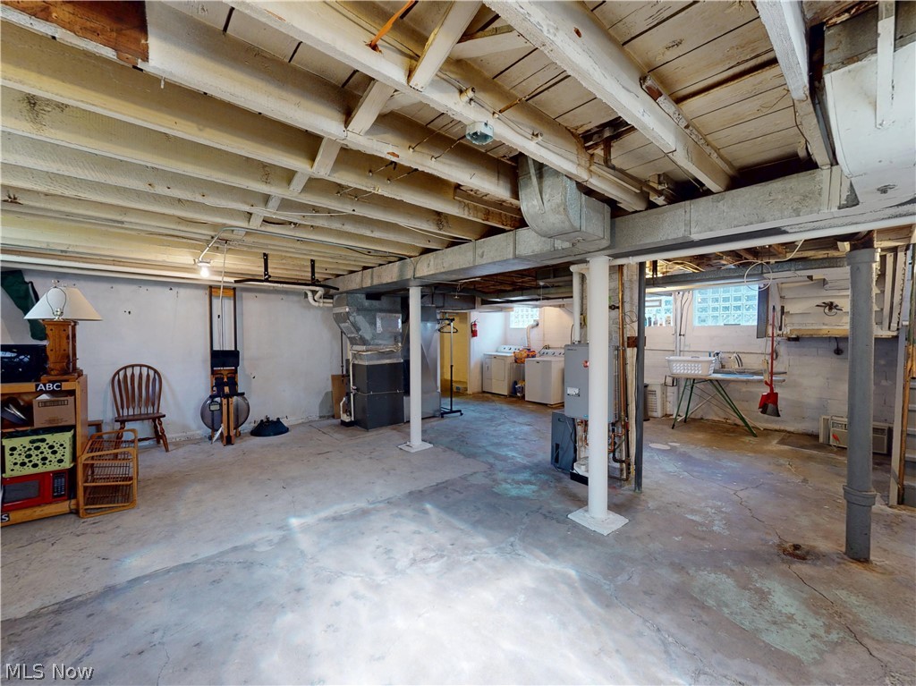 2151 Overbrook Avenue Lakewood OH 44107