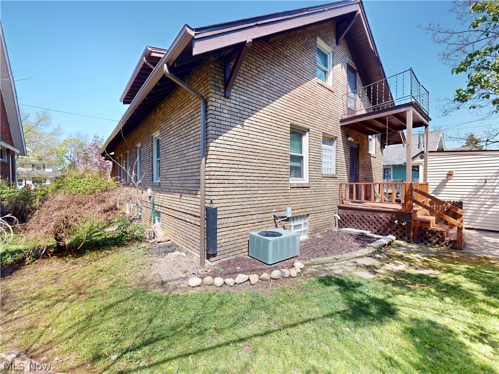2151 Overbrook Avenue Lakewood OH 44107