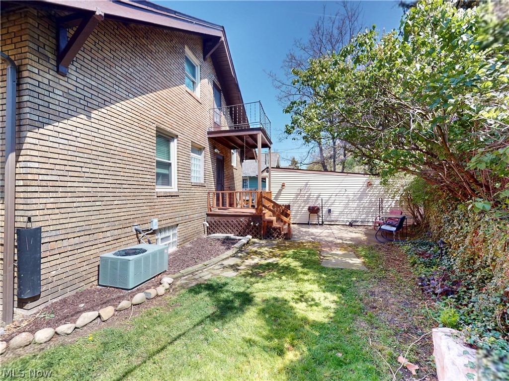 2151 Overbrook Avenue Lakewood OH 44107