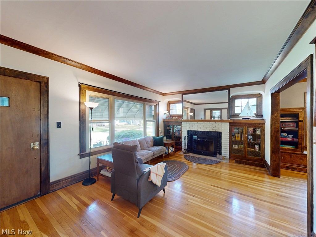 2151 Overbrook Avenue Lakewood OH 44107