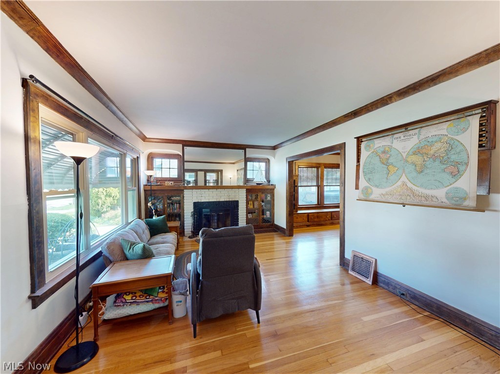 2151 Overbrook Avenue Lakewood OH 44107