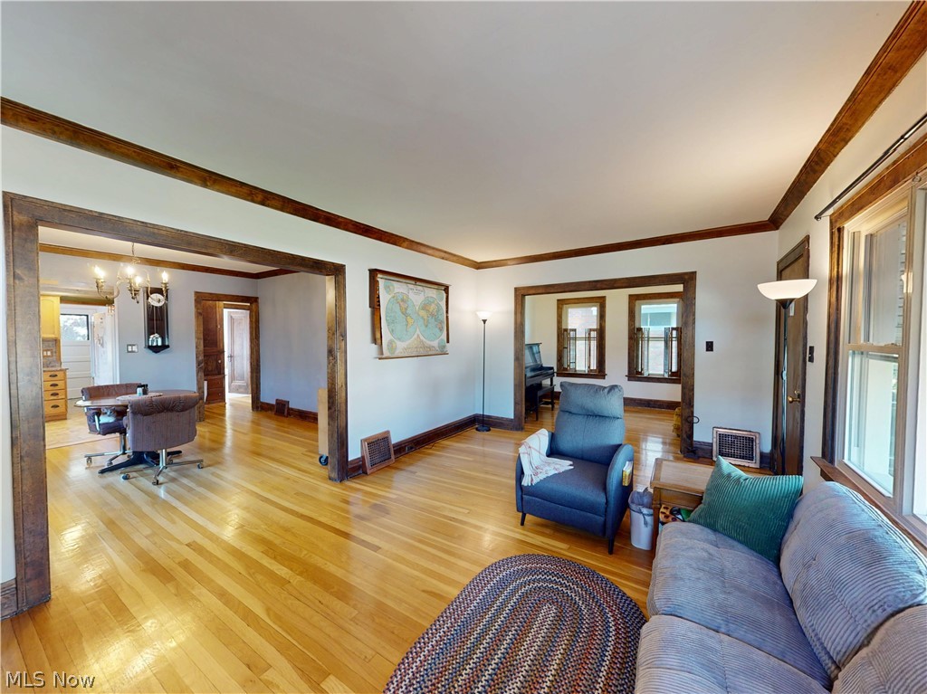 2151 Overbrook Avenue Lakewood OH 44107