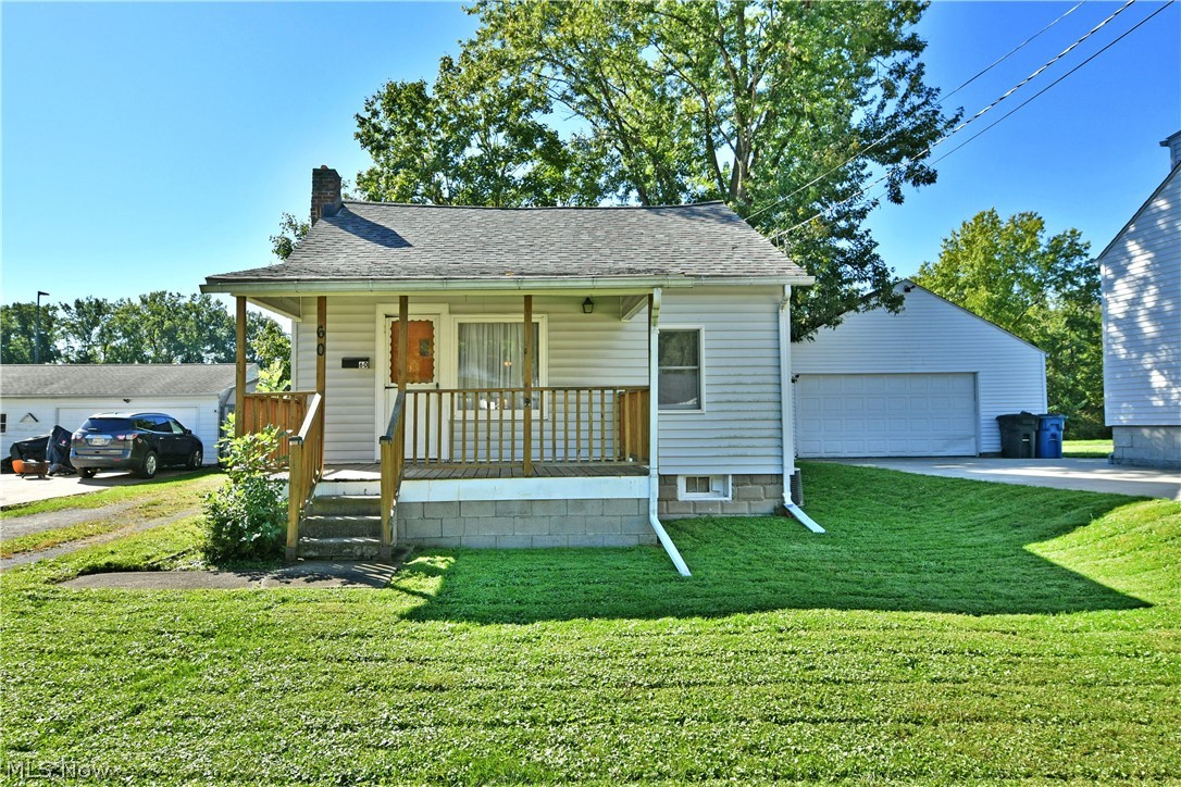 60 Woodglen Avenue Niles OH 44446