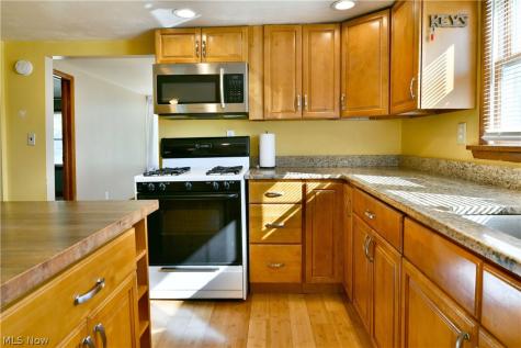 60 Woodglen Avenue Niles OH 44446