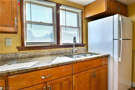 60 Woodglen Avenue Niles OH 44446