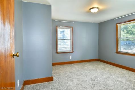 60 Woodglen Avenue Niles OH 44446