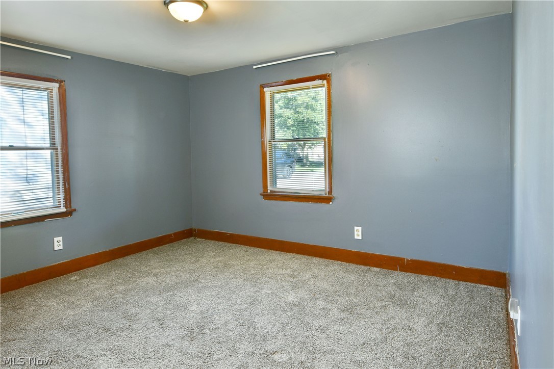 60 Woodglen Avenue Niles OH 44446
