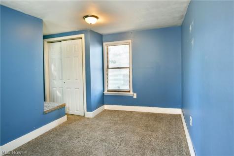 60 Woodglen Avenue Niles OH 44446