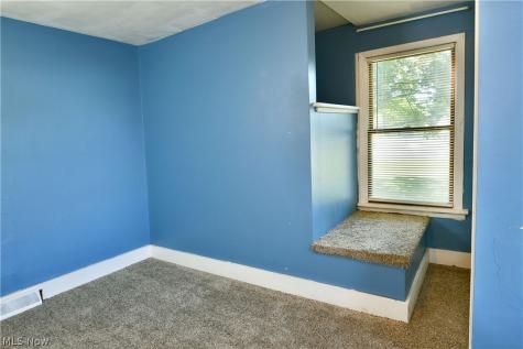 60 Woodglen Avenue Niles OH 44446