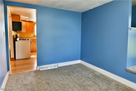 60 Woodglen Avenue Niles OH 44446