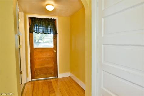 60 Woodglen Avenue Niles OH 44446