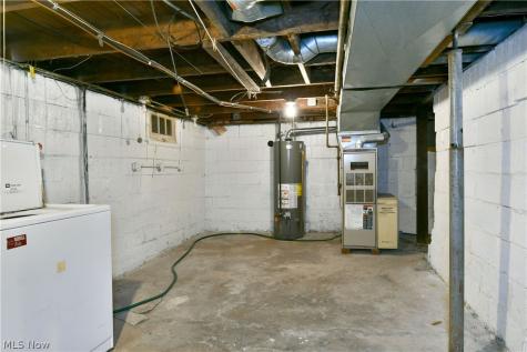 60 Woodglen Avenue Niles OH 44446