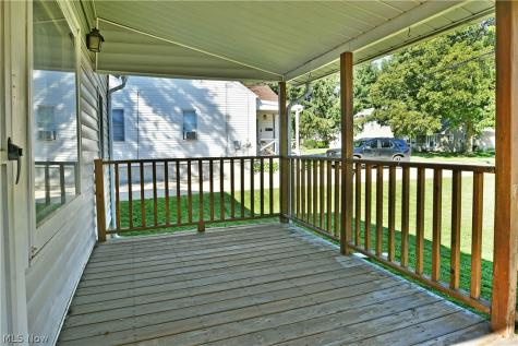 60 Woodglen Avenue Niles OH 44446