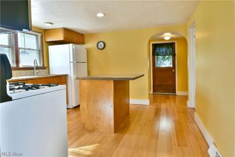 60 Woodglen Avenue Niles OH 44446