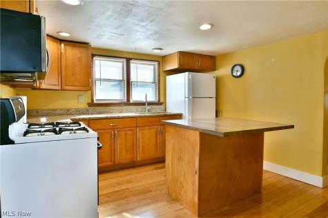 60 Woodglen Avenue Niles OH 44446
