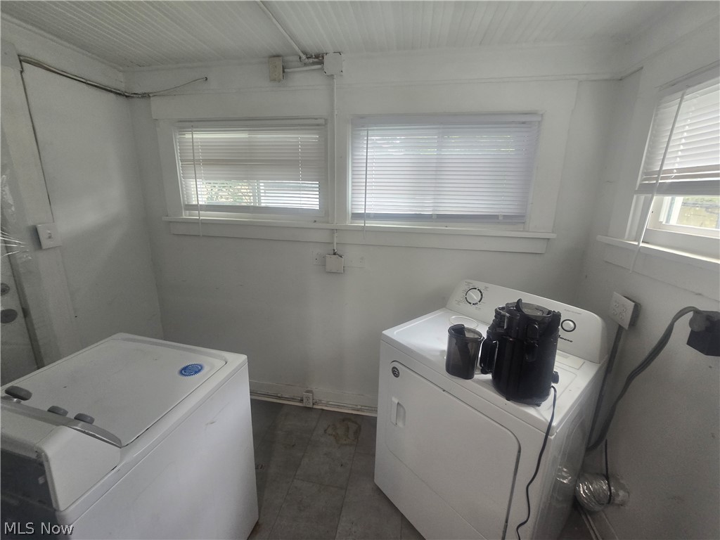 1262 South Street SE Warren OH 44483