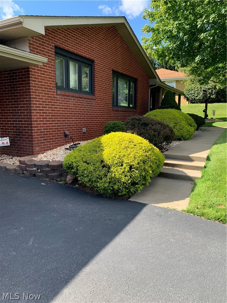 16891 Harding Avenue East Liverpool OH 43920