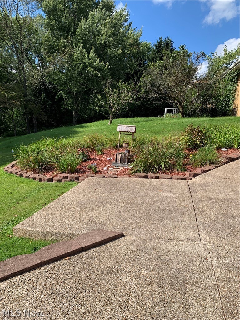 16891 Harding Avenue East Liverpool OH 43920