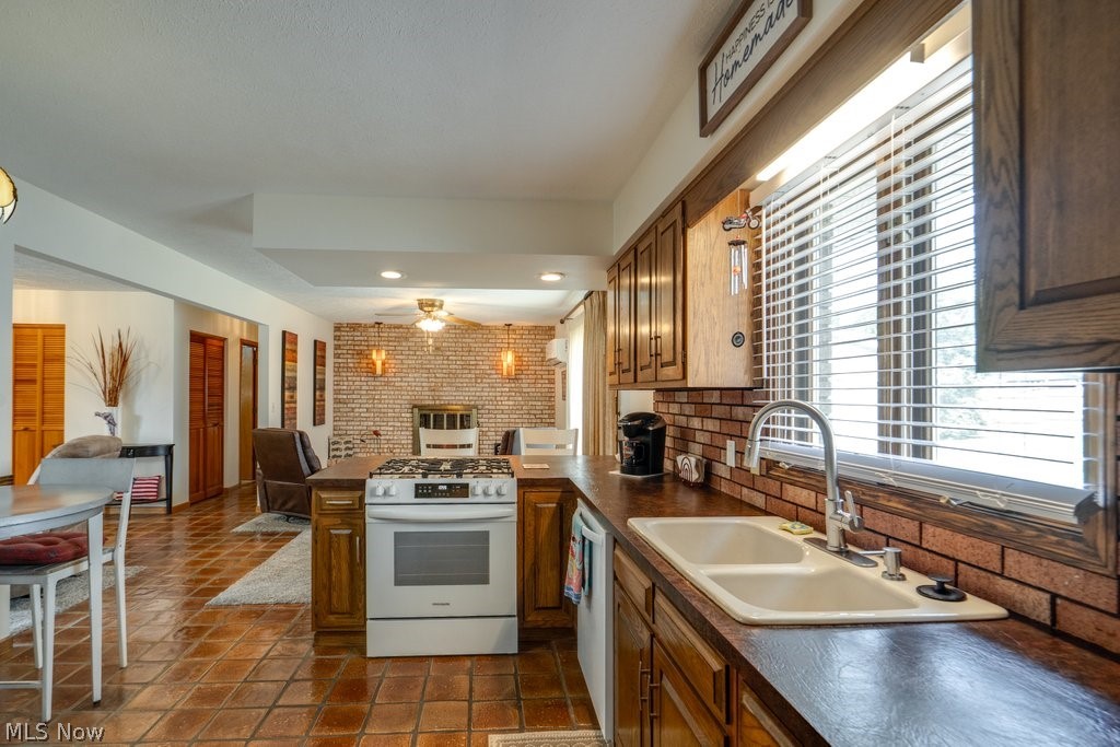 317 E Linwood Avenue Akron OH 44301