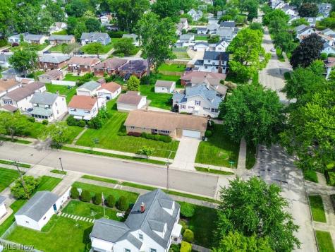317 E Linwood Avenue Akron OH 44301