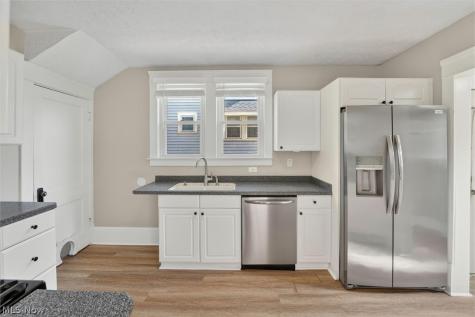 539 Lloyd Street Barberton OH 44203