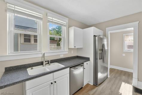539 Lloyd Street Barberton OH 44203