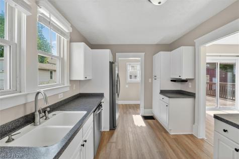 539 Lloyd Street Barberton OH 44203