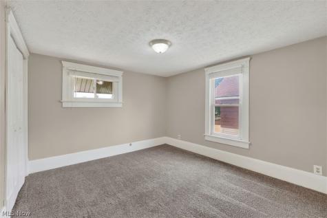 539 Lloyd Street Barberton OH 44203