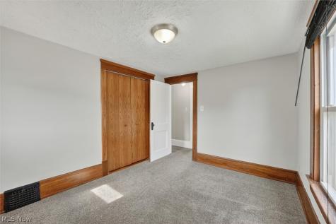 539 Lloyd Street Barberton OH 44203