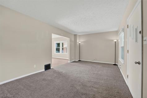 539 Lloyd Street Barberton OH 44203