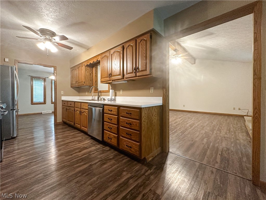 1060 Broadway Avenue SE Warren OH 44484
