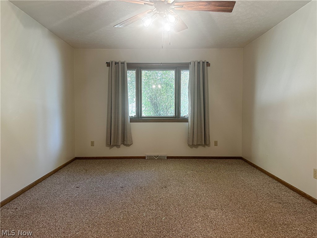 1060 Broadway Avenue SE Warren OH 44484